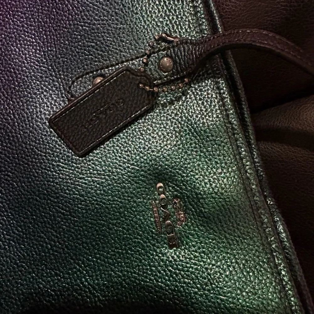 Coach oil slick Tote Bag with matching wallet! - Picture 5 of 5